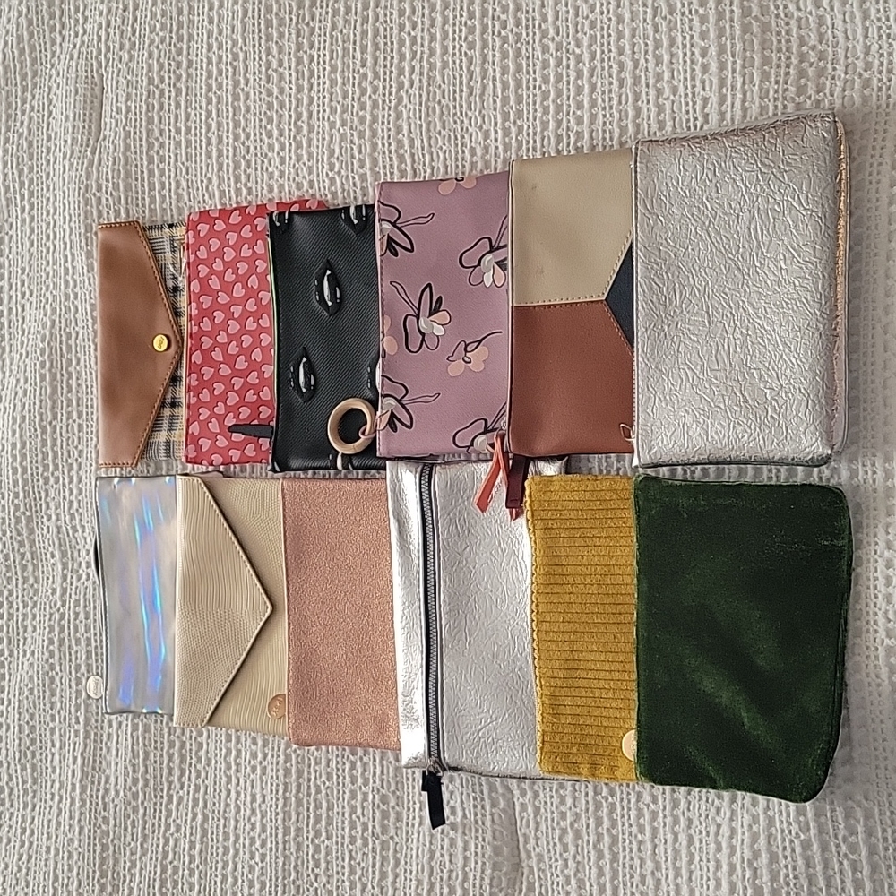 12 IPSY make-up bags